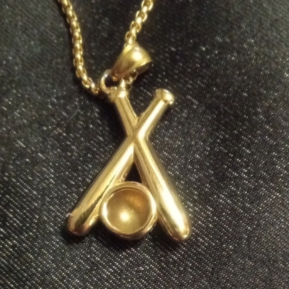 N/A elegant gold
